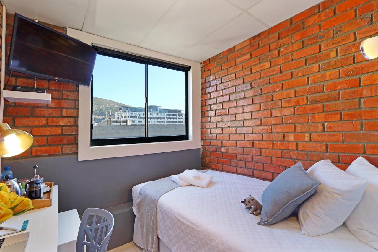 The Rhino Hotel & Apartments Cape Town Exterior photo